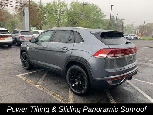 2025 Volkswagen Atlas Cross Sport 2.0T SE w/Technology