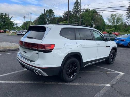 2025 Volkswagen Atlas 2.0T Peak Edition