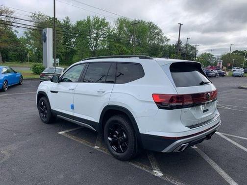 2025 Volkswagen Atlas 2.0T Peak Edition