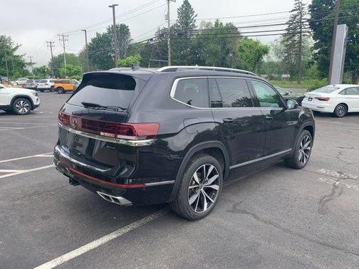 2025 Volkswagen Atlas 2.0T SEL Premium R-Line