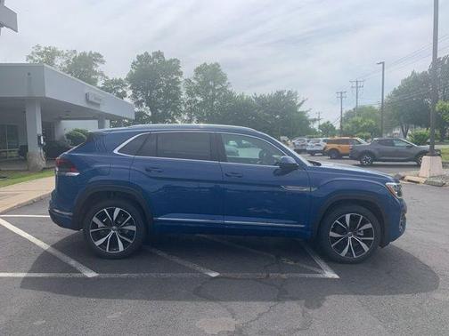 2025 Volkswagen Atlas Cross Sport 2.0T SEL Premium R-Line