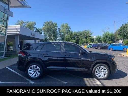 2022 Volkswagen Atlas Cross Sport 2.0T SE w/Technology
