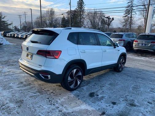 2023 Volkswagen Taos 1.5T SE