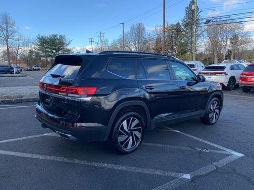 2025 Volkswagen Atlas 2.0T SE