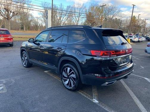 2025 Volkswagen Atlas 2.0T SE