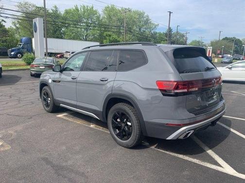 2025 Volkswagen Atlas 2.0T Peak Edition