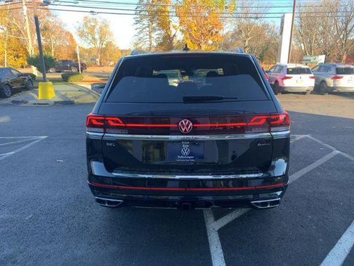 2026 Volkswagen Atlas 2.0T SEL Premium R-Line