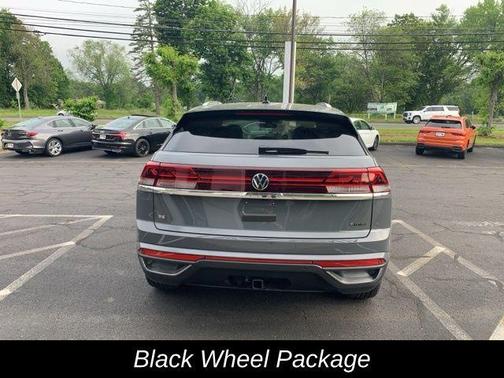 2025 Volkswagen Atlas Cross Sport 2.0T SE w/Technology