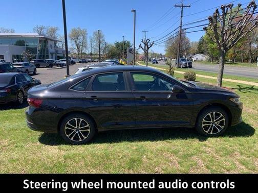 Deep Black Pearl 2026 Volkswagen Jetta 1.5T Sport