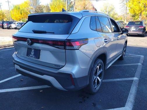 2025 Volkswagen Tiguan 2.0T SE