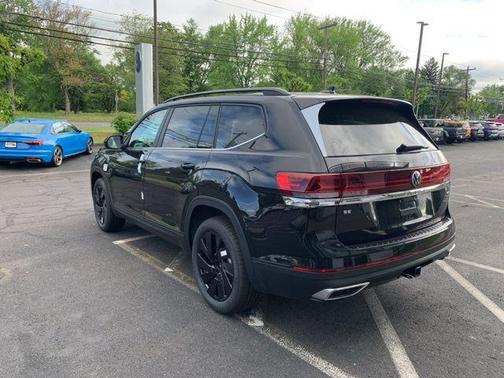 2025 Volkswagen Atlas 2.0T SE