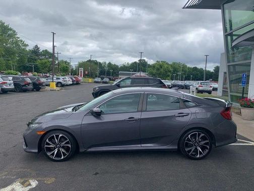 Modern Steel Metallic 2018 Honda Civic Si
