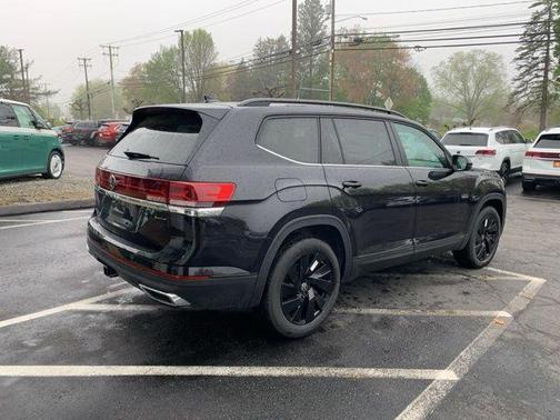 2025 Volkswagen Atlas 2.0T SE