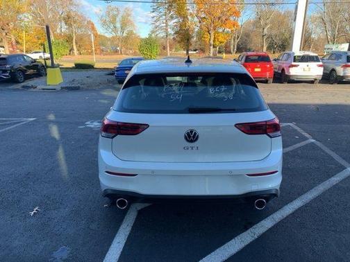 2025 Volkswagen Golf GTI 2.0T SE