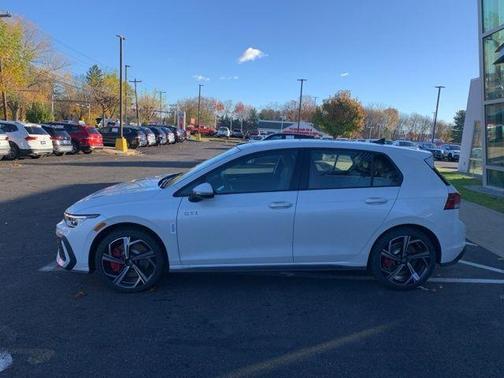 2025 Volkswagen Golf GTI 2.0T SE