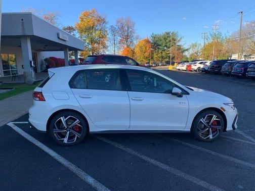 2025 Volkswagen Golf GTI 2.0T SE