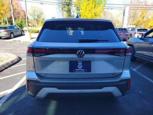 2025 Volkswagen Tiguan 2.0T SE