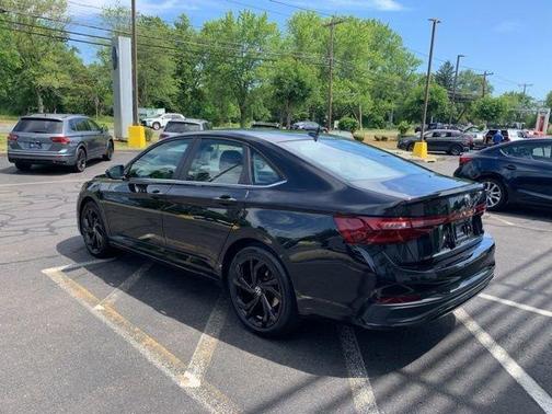 2025 Volkswagen Jetta 1.5T SE
