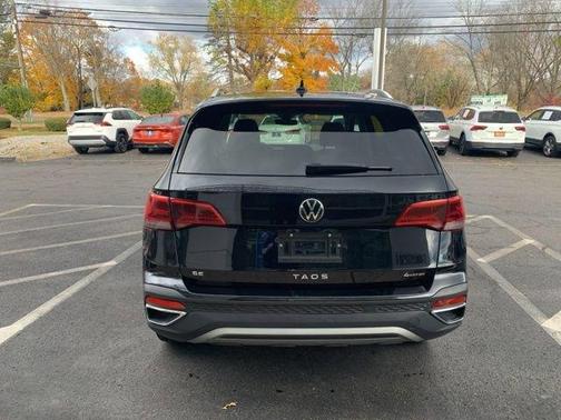 2024 Volkswagen Taos 1.5T SE