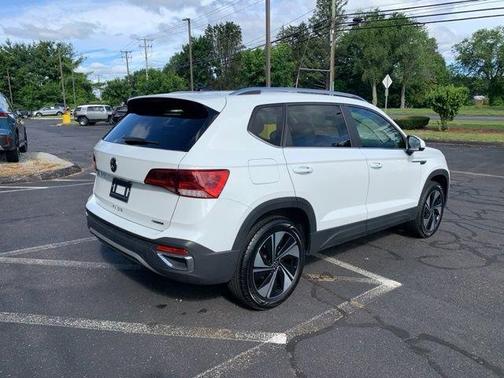 2024 Volkswagen Taos 1.5T SE