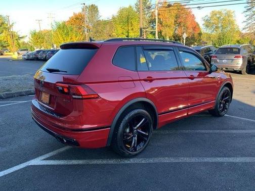 2024 Volkswagen Tiguan 2.0T SE R-Line Black