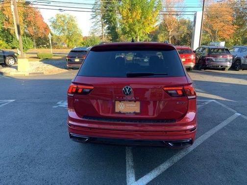 2024 Volkswagen Tiguan 2.0T SE R-Line Black