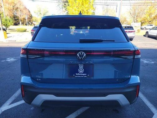 2025 Volkswagen Tiguan 2.0T SE