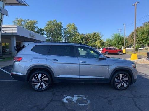 2024 Volkswagen Atlas 2.0T SE