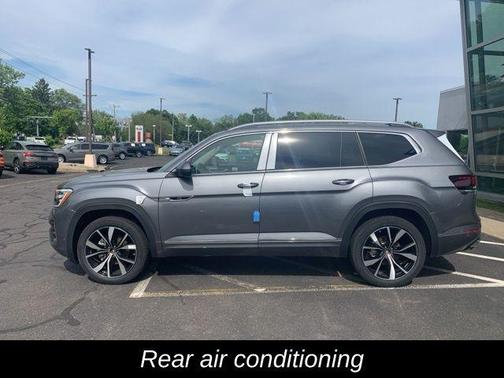 2025 Volkswagen Atlas 2.0T SEL Premium R-Line