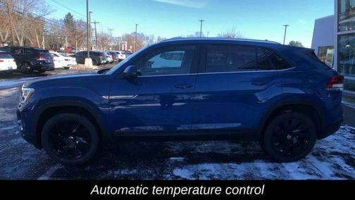 2025 Volkswagen Atlas Cross Sport 2.0T SE w/Technology