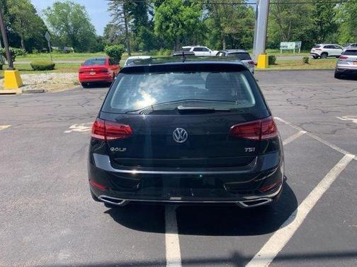 2018 Volkswagen Golf TSI S