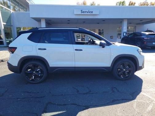 2025 Volkswagen Taos 1.5T SE Black