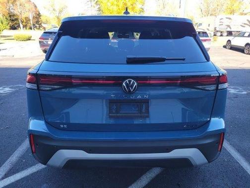 2025 Volkswagen Tiguan 2.0T SE
