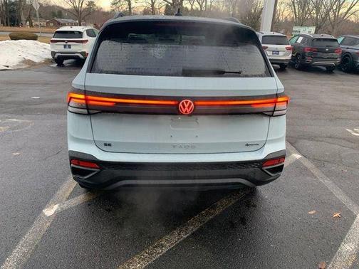 2026 Volkswagen Taos 1.5T SE Black