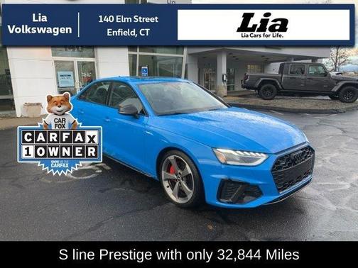 2022 Audi A4 45 S line Prestige