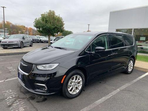 2024 Chrysler Pacifica Touring-L