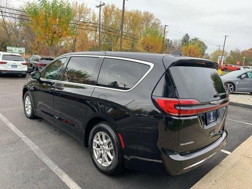 2024 Chrysler Pacifica Touring-L