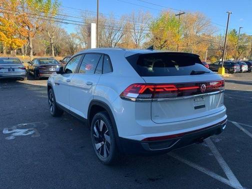 2026 Volkswagen Atlas Cross Sport 2.0T SE