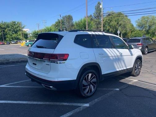 2024 Volkswagen Atlas 2.0T SE