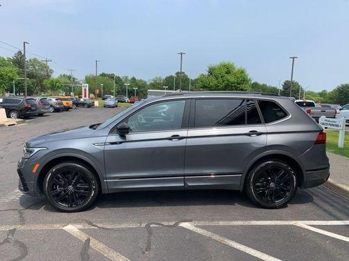 2022 Volkswagen Tiguan 2.0T SE R-Line Black