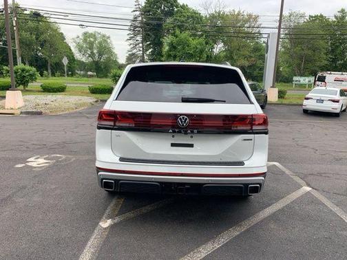 2025 Volkswagen Atlas 2.0T Peak Edition