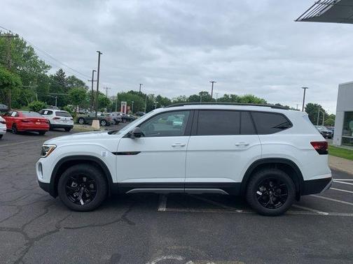 2025 Volkswagen Atlas 2.0T Peak Edition