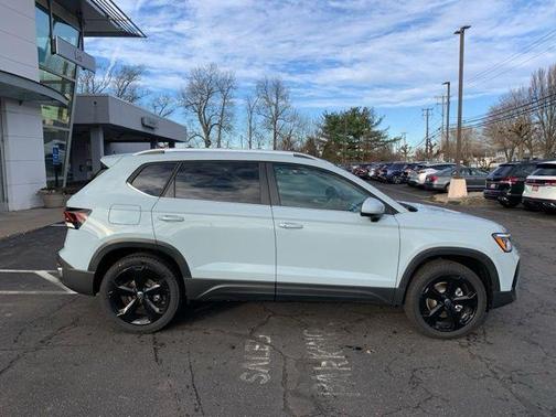 2025 Volkswagen Taos 1.5T SEL