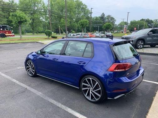 2019 Volkswagen Golf R 2.0T w/DCC & Navigation