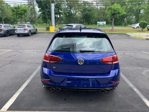 2019 Volkswagen Golf R 2.0T w/DCC & Navigation