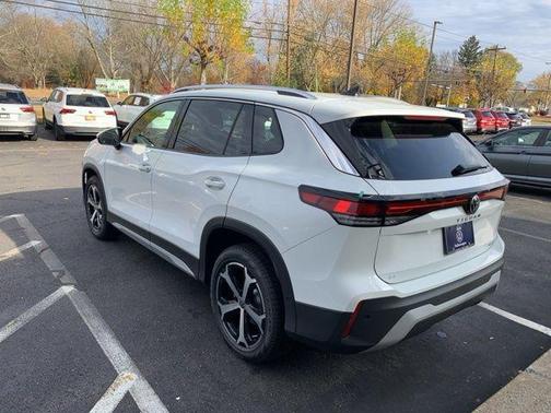 2025 Volkswagen Tiguan 2.0T SE