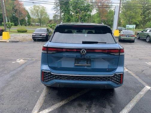 Blue 2026 Volkswagen Tiguan 2.0T SE R-Line Black