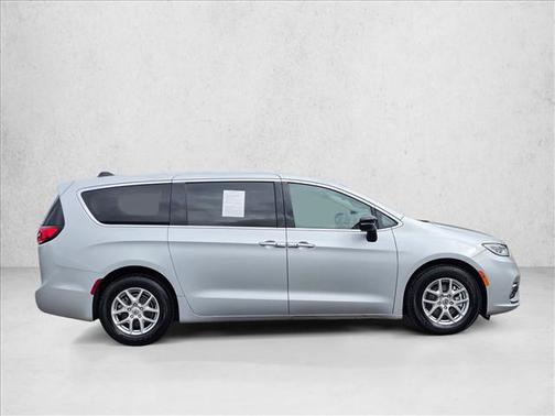 Silver Mist Clearcoat 2024 Chrysler Pacifica Touring L