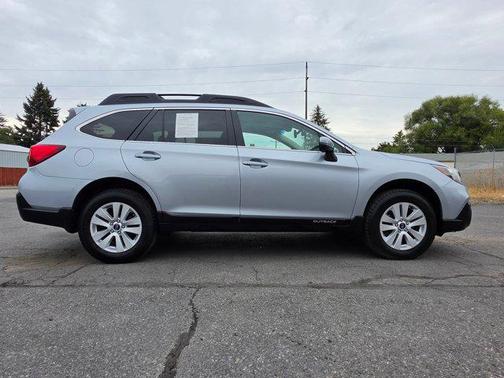Ice Silver Metallic 2019 Subaru Outback 2.5i Premium