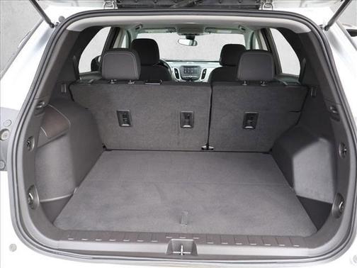 Silver Ice Metallic 2021 Chevrolet Equinox LS